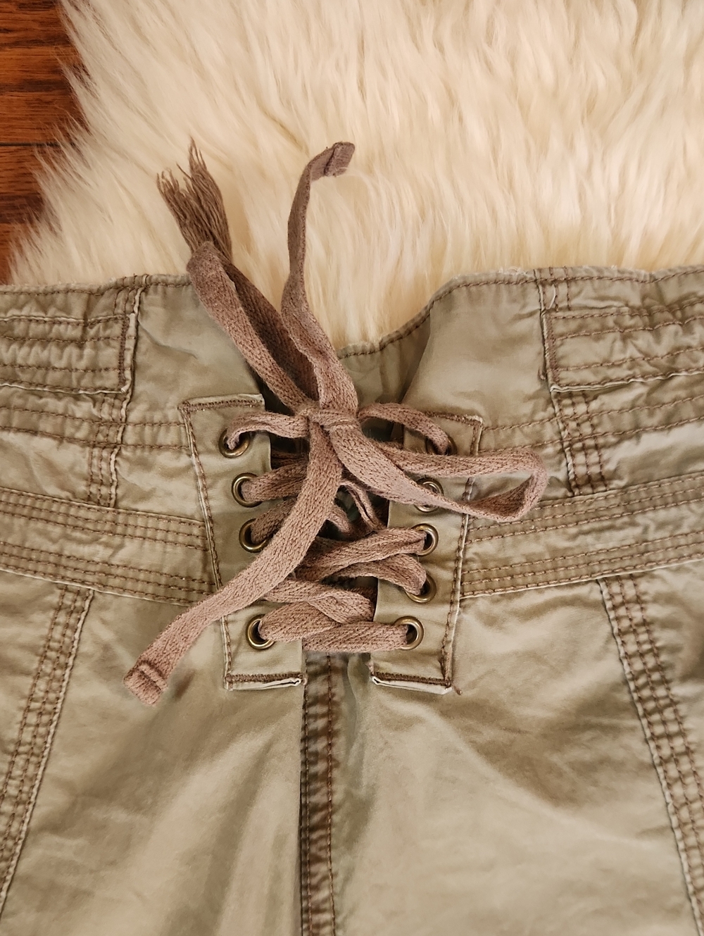 Y2k No Boundaries Low Rise Cargo Length Shorts - Picture 4 of 4